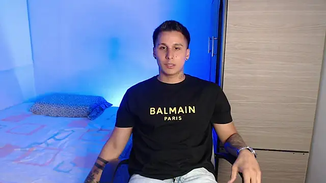 Snapshot of valentinosex1 chatting on 18, 12, 2025 valentinosex1 online show from 18, 12, 2025