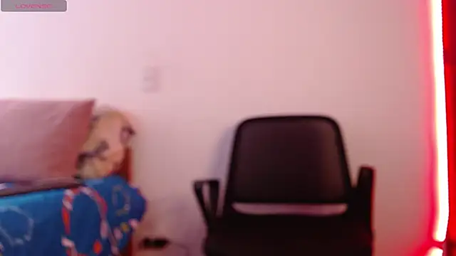 axel davis  online show from 10, 10, 2025