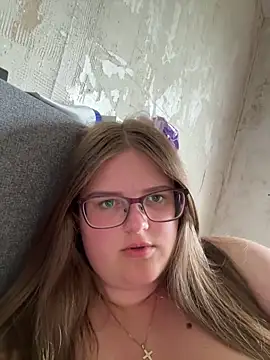 Snapshot of CurvyPaar2 chatting on 6, 5, 2026 CurvyPaar2 online show from 6, 5, 2026