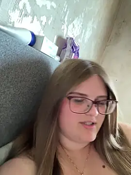 Snapshot of CurvyPaar2 chatting on 8, 5, 2026 CurvyPaar2 online show from 8, 5, 2026