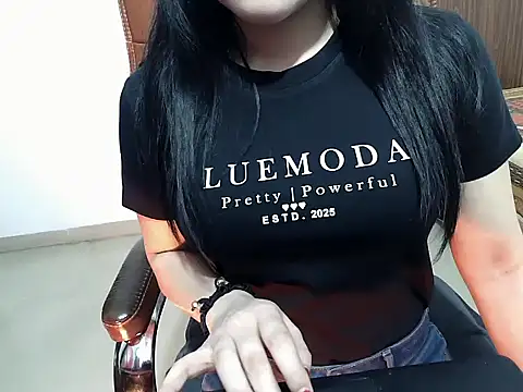 Hazel Angel online show from 28, 2, 2026