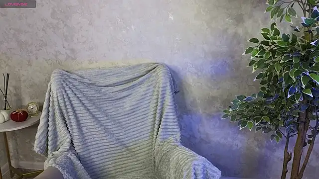 Snapshot of MillaHolt chatting on 14, 11, 2025 MillaHolt online show from 14, 11, 2025