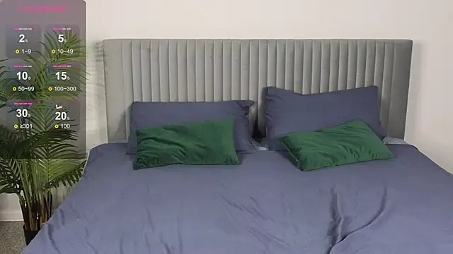 Snapshot of MillaHolt chatting on 10, 10, 2025 MillaHolt online show from 10, 10, 2025