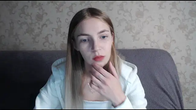 HitGyrl online show from 9, 11, 2025