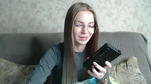 Snapshot of HitGyrl chatting on 6, 5, 2026 HitGyrl online show from 6, 5, 2026