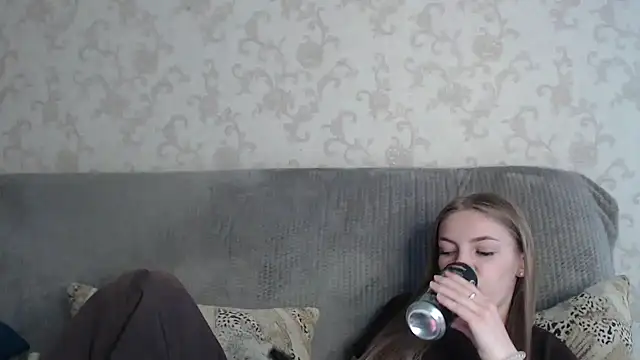 HitGyrl online show from 22, 4, 2026