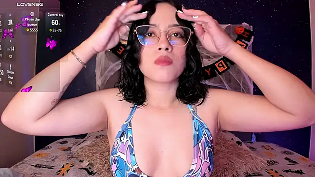 Snapshot of SweetAnya01 chatting on 10, 10, 2025 SweetAnya01 online show from 10, 10, 2025