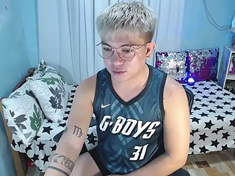Snapshot of Fuckboii_intown chatting on 11, 11, 2025 Fuckboii intown online show from 11, 11, 2025