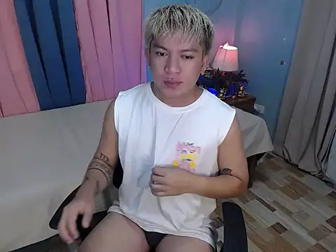 Snapshot of Fuckboii_intown chatting on 4, 7, 2026 Fuckboii intown online show from 4, 7, 2026