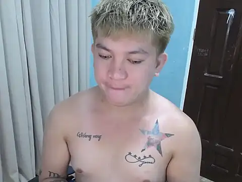 Snapshot of Fuckboii_intown chatting on 19, 12, 2025 Fuckboii intown online show from 19, 12, 2025