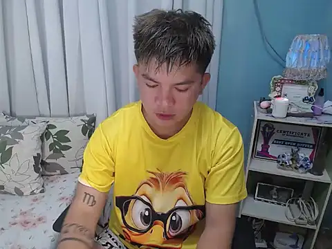 Snapshot of Fuckboii_intown chatting on 14, 12, 2025 Fuckboii intown online show from 14, 12, 2025