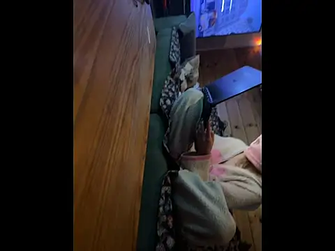 Snapshot of Sweet_Honey_X_ chatting on 2, 12, 2025 Sweet Honey X online show from 2, 12, 2025