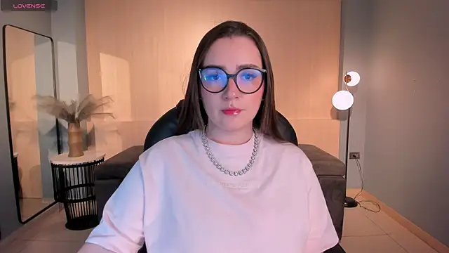 SarahRhodes  online show from 20, 10, 2025