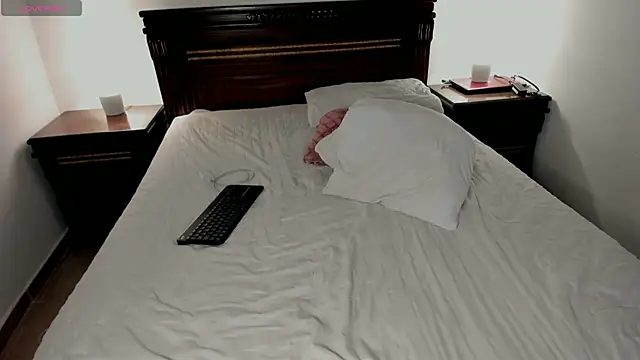 Snapshot of Victoriaa_Adams chatting on 8, 9, 2025 Victoriaa Adams online show from 8, 9, 2025