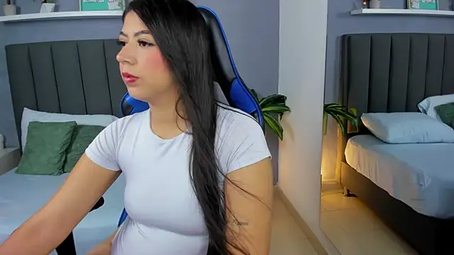 Snapshot of anagil_ chatting on 5, 11, 2025 anagil online show from 5, 11, 2025