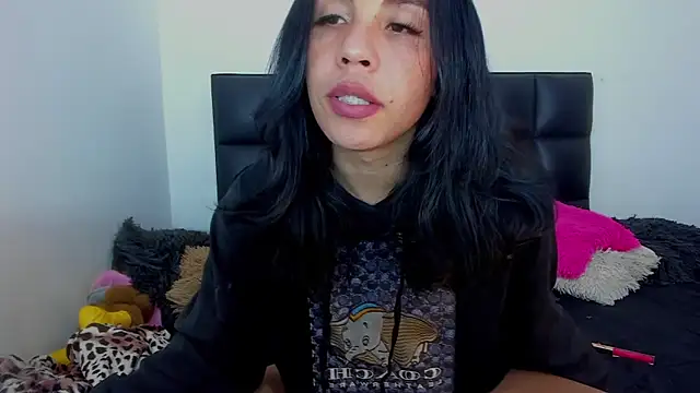 Adrianna Arias online show from 24, 11, 2025