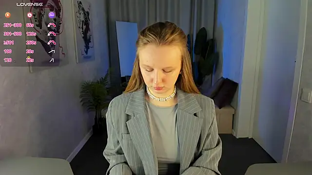 Rina Panic online show from 4, 4, 2026