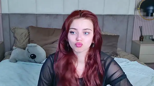 Lia Colls online show from 28, 9, 2025