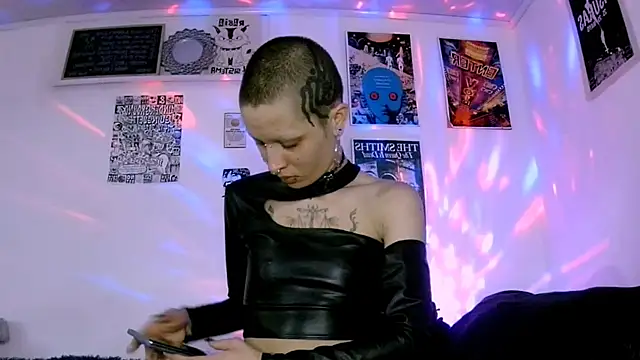 plutonbluemooon333 online show from 16, 6, 2026