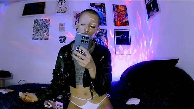 plutonbluemooon333 online show from 5, 6, 2026