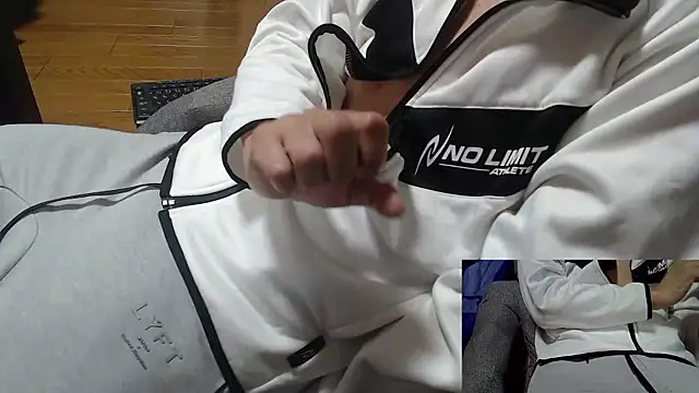 Snapshot of Yasu2000 chatting on 27, 11, 2025 Yasu2000 online show from 27, 11, 2025