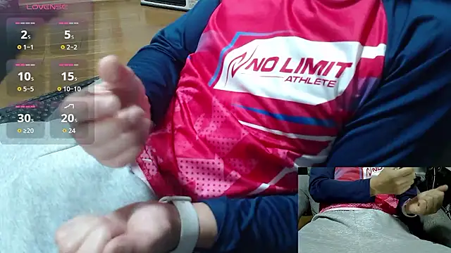 Snapshot of Yasu2000 chatting on 19, 11, 2025 Yasu2000 online show from 19, 11, 2025