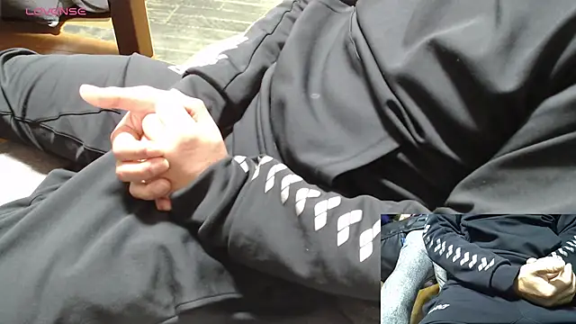 Snapshot of Yasu2000 chatting on 22, 11, 2025 Yasu2000 online show from 22, 11, 2025