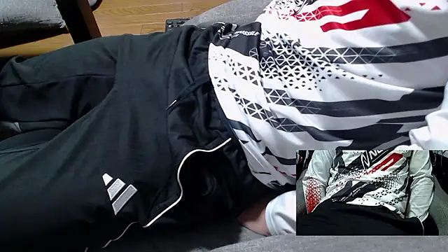 Snapshot of Yasu2000 chatting on 1, 12, 2025 Yasu2000 online show from 1, 12, 2025