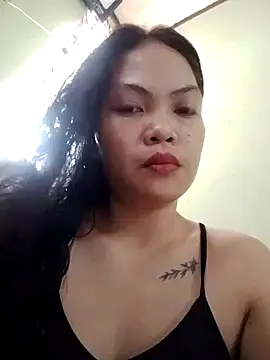 Snapshot of missluvv chatting on 9, 10, 2025 missluvv online show from 9, 10, 2025