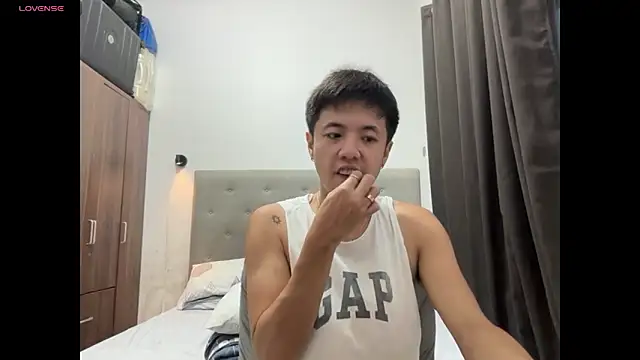 Snapshot of Addictiveboi chatting on 7, 6, 2026 Addictiveboi online show from 7, 6, 2026