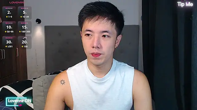 Snapshot of Addictiveboi chatting on 4, 12, 2025 Addictiveboi online show from 4, 12, 2025