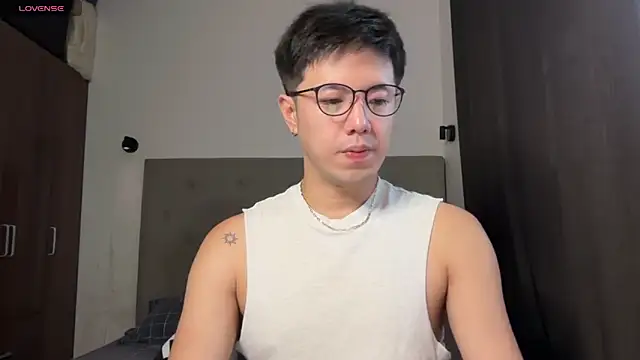 Snapshot of Addictiveboi chatting on 9, 5, 2026 Addictiveboi online show from 9, 5, 2026
