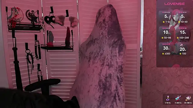 Snapshot of aestheticbeing chatting on 14, 9, 2025 aestheticbeing online show from 14, 9, 2025