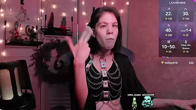 Snapshot of aestheticbeing chatting on 21, 12, 2025 aestheticbeing online show from 21, 12, 2025