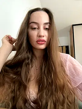 Maribelle Vinnie online show from 15, 12, 2025