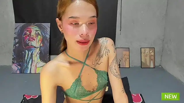 Snapshot of Colette_Thompson chatting on 22, 10, 2025 Colette Thompson online show from 22, 10, 2025