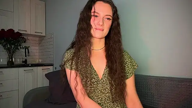 Snapshot of Luna_Raee chatting on 29, 9, 2025 Luna Raee online show from 29, 9, 2025