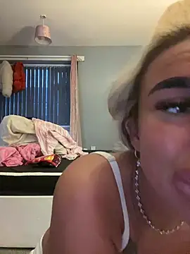 Snapshot of EllieMaeBaby chatting on 1, 2, 2026 EllieMaeBaby online show from 1, 2, 2026