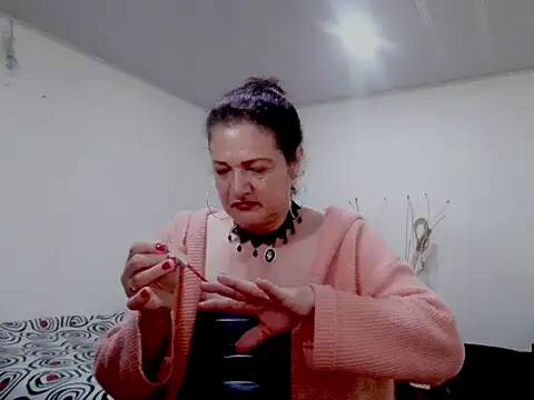 Snapshot of ArdienteBetania chatting on 9, 9, 2025 ArdienteBetania online show from 9, 9, 2025