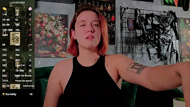 Snapshot of the_high_priestess chatting on 20, 11, 2025 the high priestess online show from 20, 11, 2025