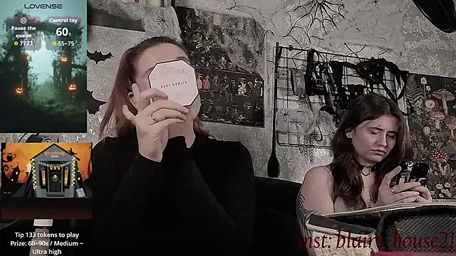 Snapshot of the_high_priestess chatting on 31, 10, 2025 the high priestess online show from 31, 10, 2025