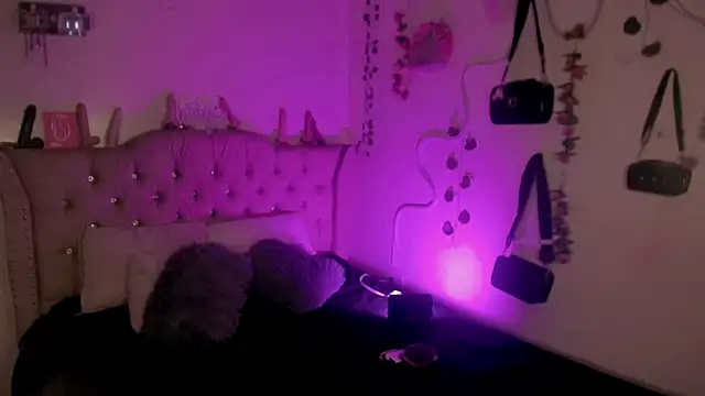 Snapshot of Cata_MW chatting on 12, 5, 2026 Cata MW online show from 12, 5, 2026