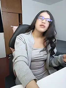 asumi 18 online show from 20, 10, 2025