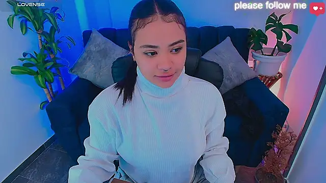nicemiiaa7  online show from 24, 3, 2026