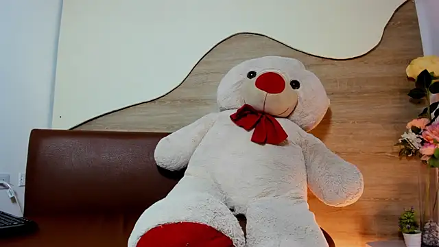 ashley moss online show from 8, 11, 2025