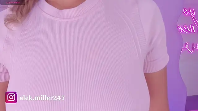 Snapshot of aleksandramiller_ chatting on 15, 9, 2025 aleksandramiller online show from 15, 9, 2025