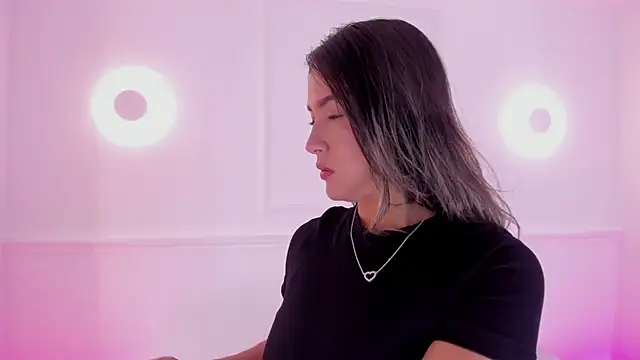 aleksandramiller  online show from 4, 6, 2026