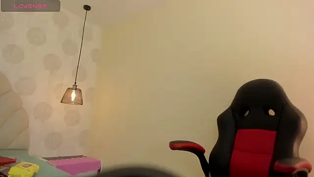 Snapshot of GIANAMILLER6 chatting on 21, 11, 2025 GIANAMILLER6 online show from 21, 11, 2025