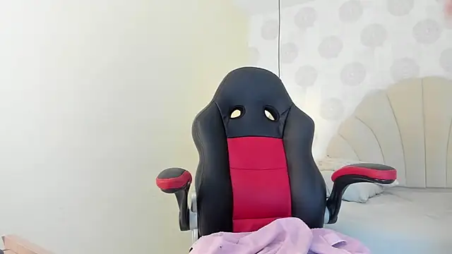 Snapshot of GIANAMILLER6 chatting on 23, 10, 2025 GIANAMILLER6 online show from 23, 10, 2025