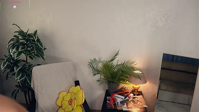 OdellaGillingham online show from 25, 10, 2025